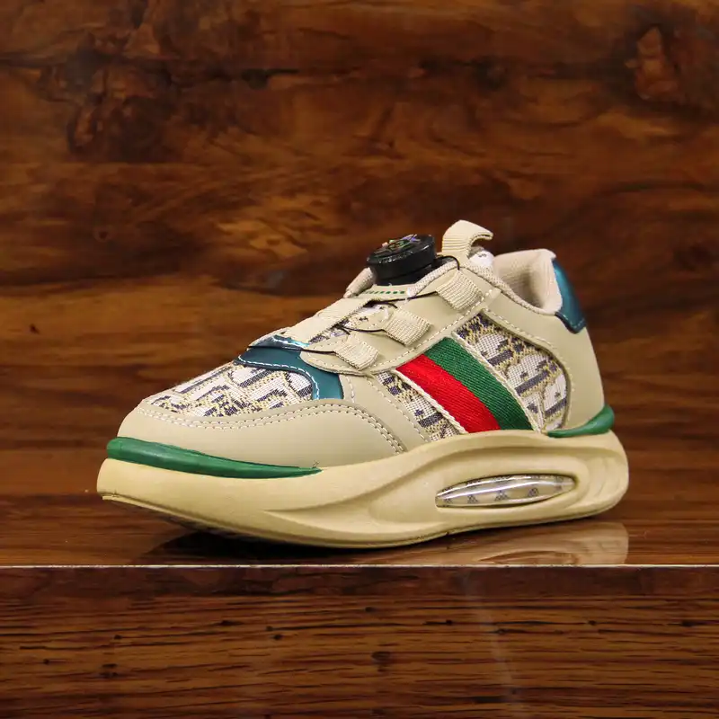 کفش پیاده روی بچه گانه مدل پیچی کد Ba163