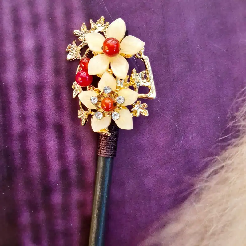 گیره مو زنانه مدل کانزاشی چوبی دوگل کد KW03