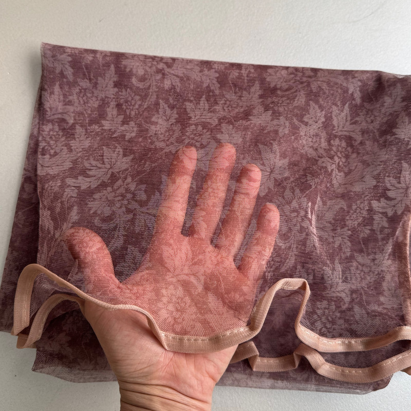 شال زنانه مدل توری ارگانزا برگ برگی دور نوار دوزی