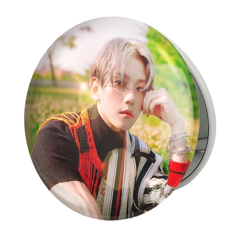 آینه جیبی خندالو طرح بکهیون گروه اکسو EXO مدل تاشو کد 13614 