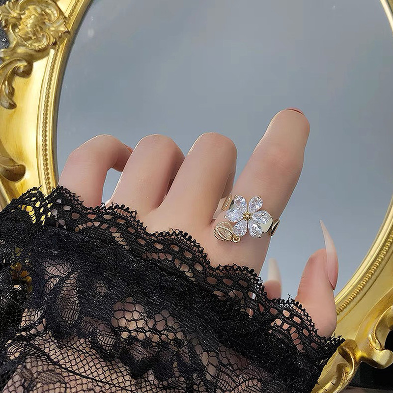 انگشتر زنانه مدل گل آویز کد 00726