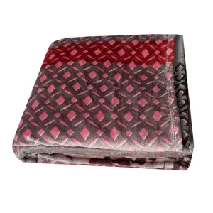 پتو مسافرتی 1 نفره نرمینه بافت کد 03 سایز 210x150 سانتی‌متر