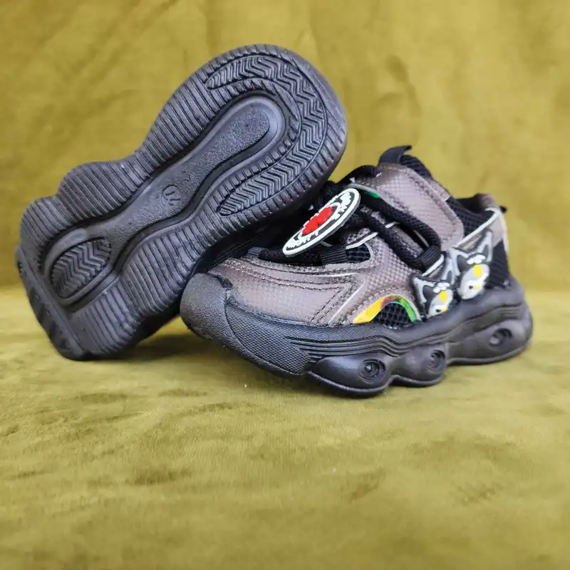 کفش مخصوص پیاده روی مدل KakaQ-KuroQ-BlkQ-121010