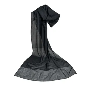 شال زنانه مدل نخی مجلسی طرح مارک 1