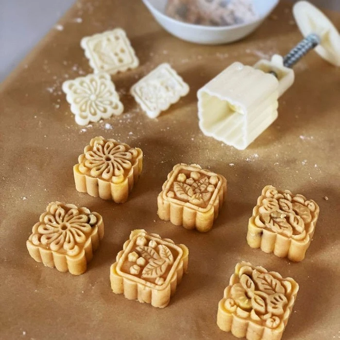 عکس شماره 5 : قالب شیرینی طرح کلمپه فشاری مدل pe833 مجموعه 6 عددی