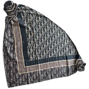 روسری زنانه مدل ساتن ابریشم دور دست دوز کد 12