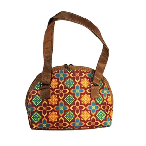 کیف دوشی دخترانه طرح سنتی کد S3-1