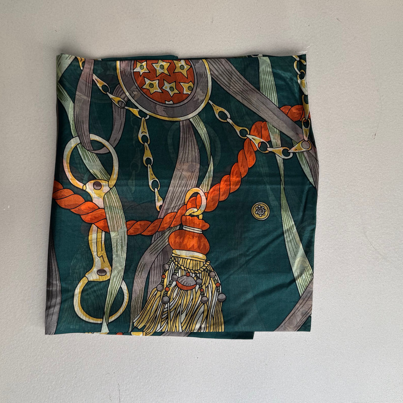 روسری زنانه مدل حریر ابریشم زنجیره ای کد 8