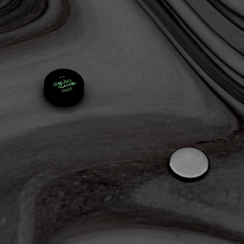 پیرسینگ گوش ناکسیگو مدل شب تاب طرح اسکوئید گیم کد PM6518