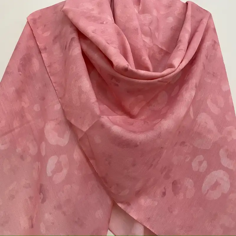 روسری زنانه مدل نخ اسپان منگوله دار کد 1629