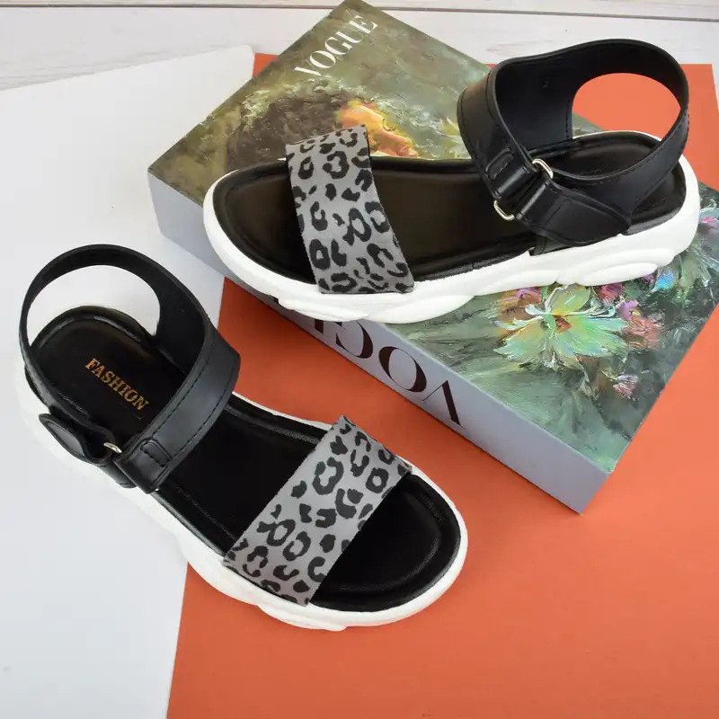 صندل زنانه مدل سیلوانا GRY.2985