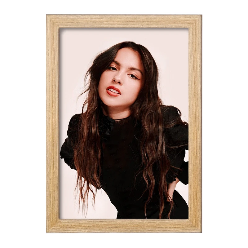 تابلو خندالو مدل اولیویا رودریگو Olivia Rodrigo  کد 19272