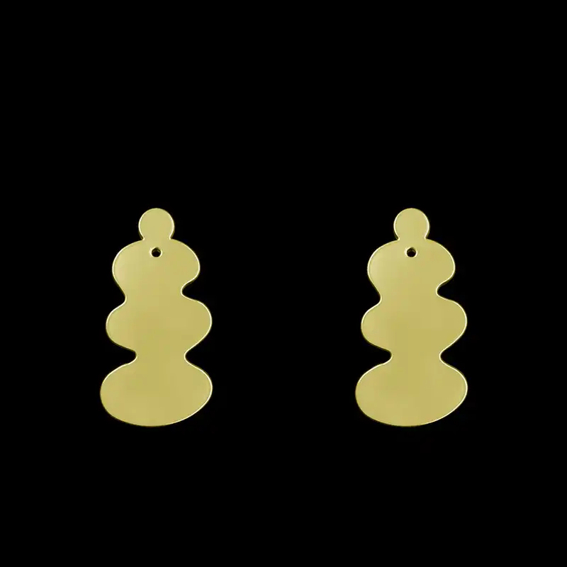 گوشواره طلا 18 عیار زنانه مدوپد مدل هندسی کد GA1-15108