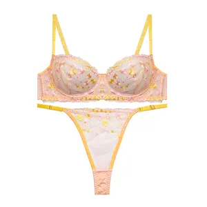 ست شورت و سوتین زنانه ژینا مدل کاتریس توری کد 100718ji