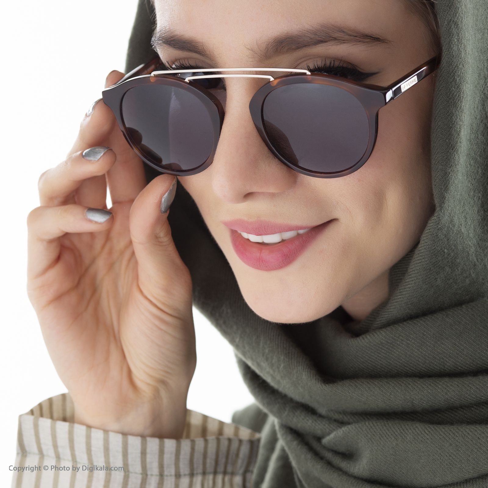 عینک آفتابی زنانه جی اف فره مدل GFF1121003 -  - 7