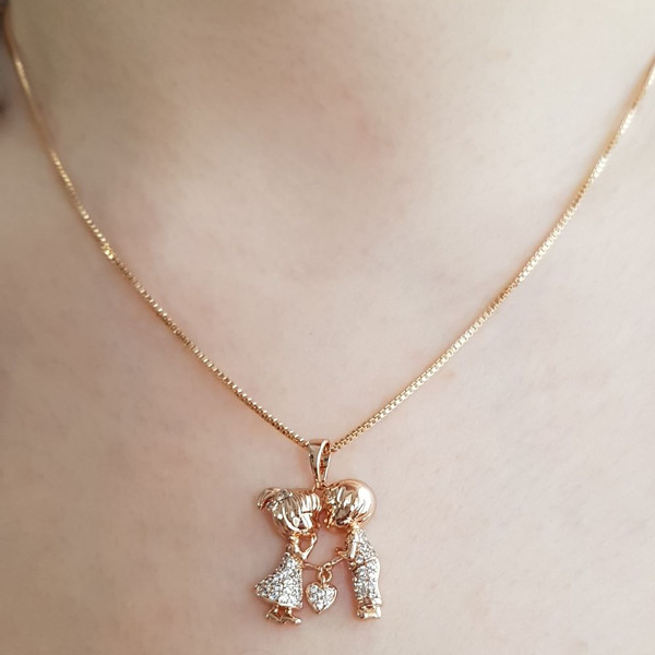 گردنبند دخترانه ژوپینگ مدل دختر پسر قلبی 1245 گردنبند دخترانه ژوپینگ مدل دختر پسر قلبی 1245