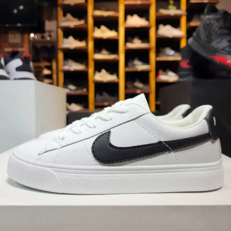 کفش پیاده روی مدل blazer low whbk-121005005