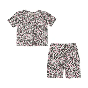 ست تی شرت و شلوارک دخترانه تیتیش مدل 2471223-07