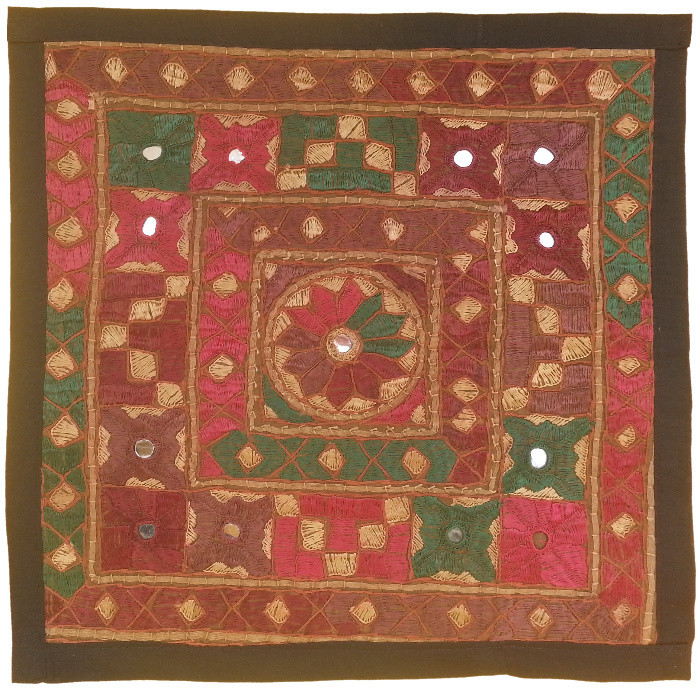 رومیزی سوزن دوزی مدل عسلی کد SOO33