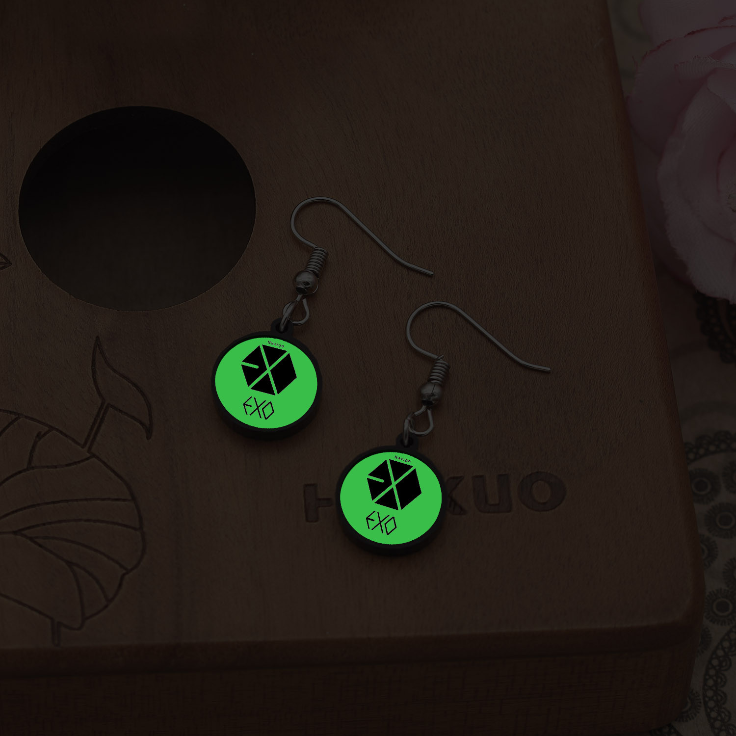 گوشواره زنانه ناکسیگو مدل شب تاب طرح EXO کد ES8148 گوشواره زنانه ناکسیگو مدل شب تاب طرح EXO کد ES8148