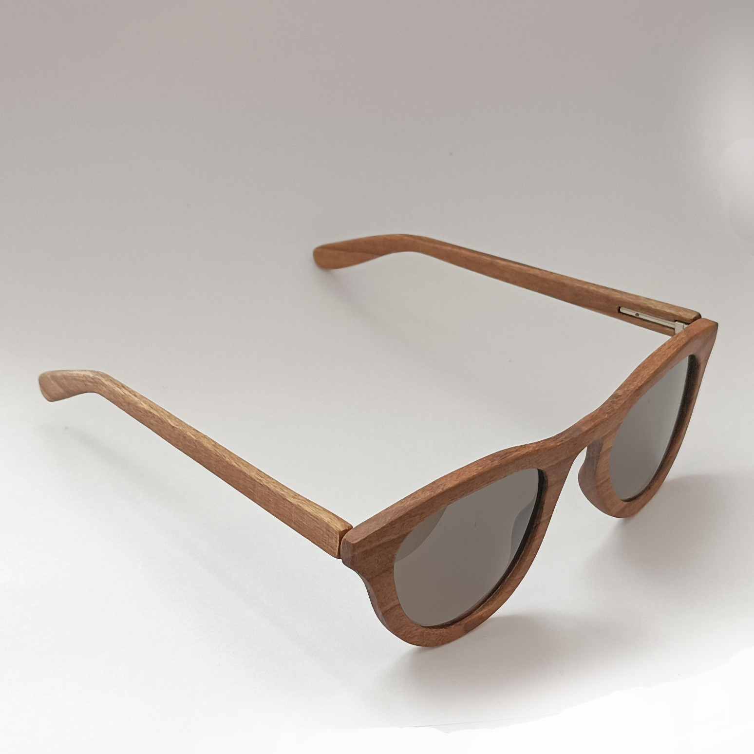 عینک آفتابی مدل چوبی طرح نیکی