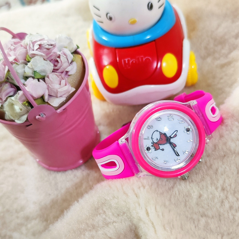 ساعت مچی عقربه ای بچگانه مدل چراغدار بند TPU کد 2 ساعت مچی عقربه ای بچگانه مدل چراغدار بند TPU کد 2