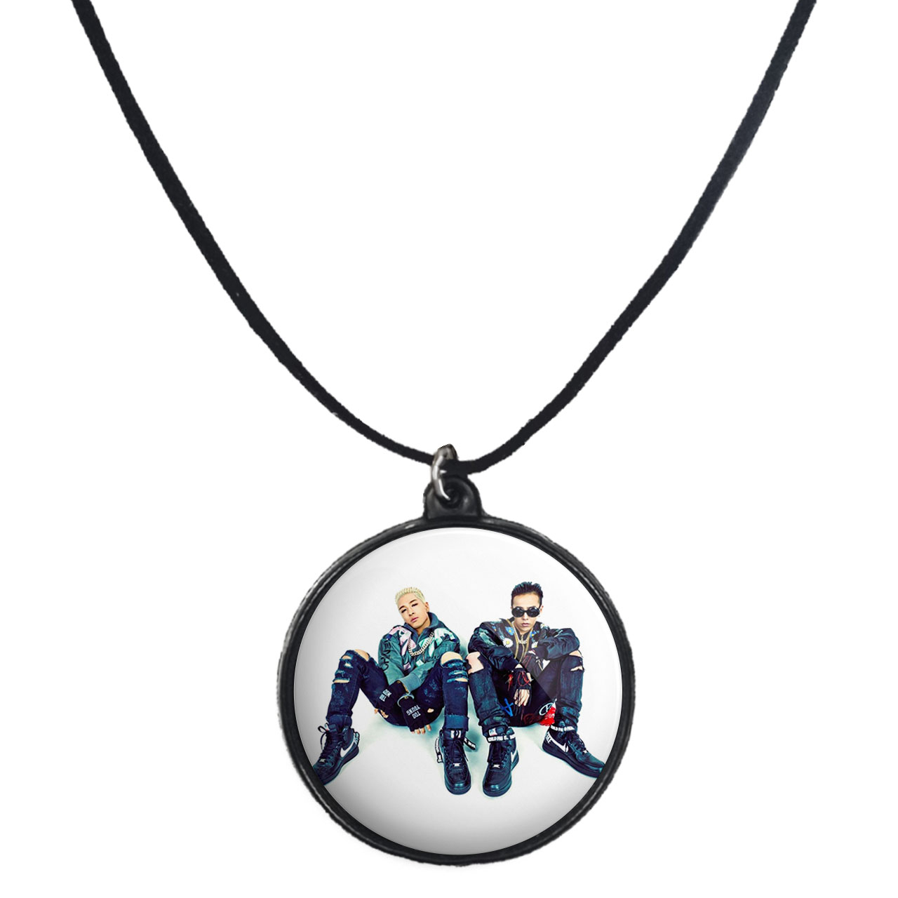 گردنبند پرمانه طرح گروه موسیقی بیگ بنگ BIG BANG کد pmb.15108 مدل دو طرفه