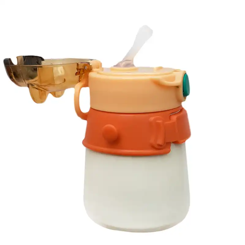 قمقمه نوزاد طرح آدم فضایی مدل 65634 گنجایش 0.60 لیتر