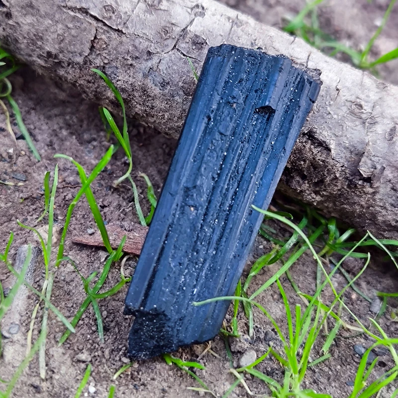 عکس شماره 5 : سنگ راف مدل تورمالین کد 141