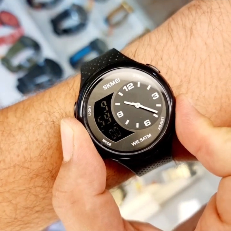 ساعت مچی دیجیتال اسکمی مدل سه زمانه کرنوگراف بند پیو ساعت مچی دیجیتال اسکمی مدل سه زمانه کرنوگراف بند پیو