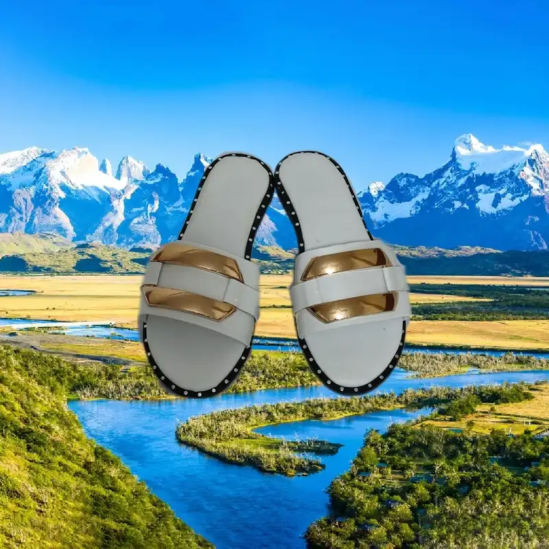 صندل زنانه مدل ورنی رنگ سفید