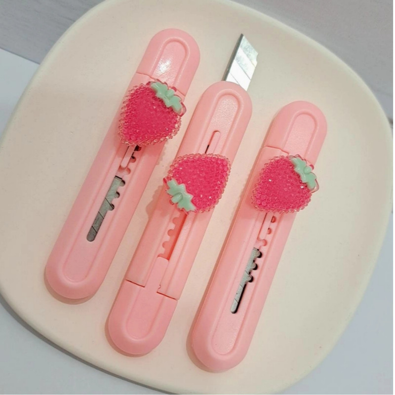 کاتر مدل توت فرنگی الماسی بسته 3 عددی