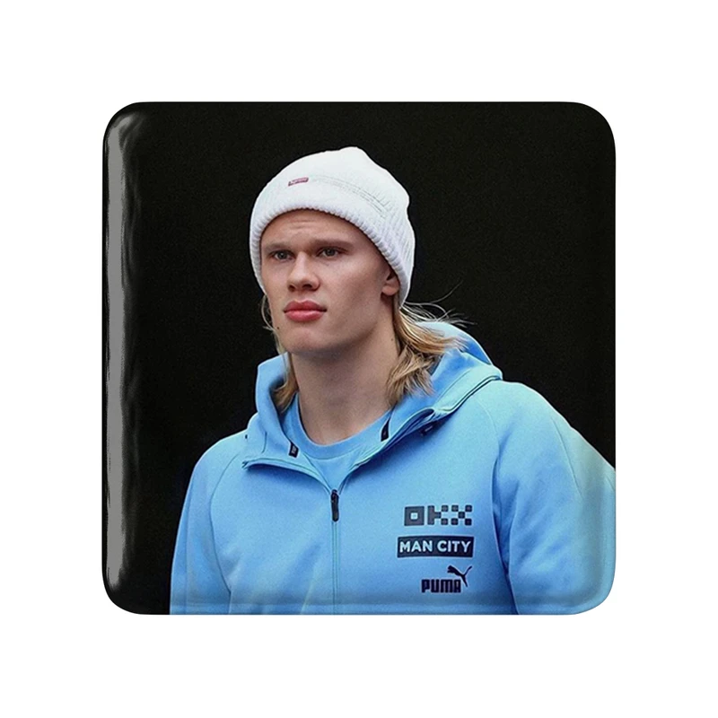 پیکسل خندالو طرح ارلینگ هالند (Erling Haaland) مدل مربعی کد 36378