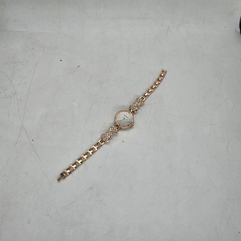 ساعت مچی عقربه ای زنانه مدل p90 ساعت مچی عقربه ای زنانه مدل p90