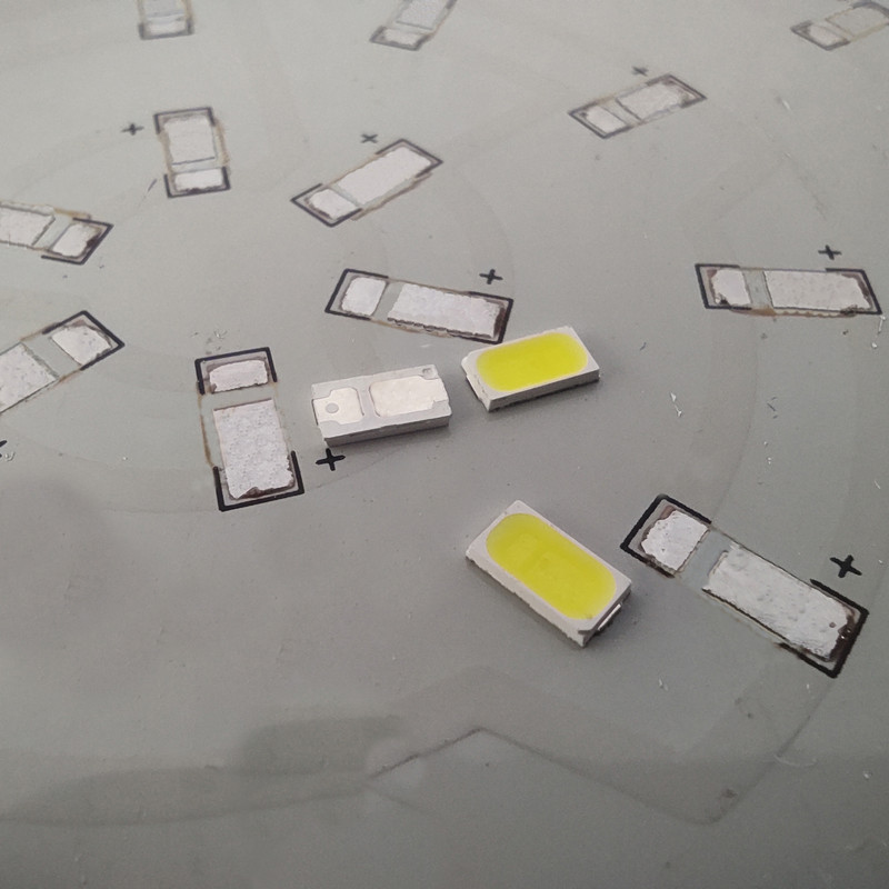 چیپ ال ای دی 0.5 وات مدل 5730 3V 0.5W بسته 50 عددی