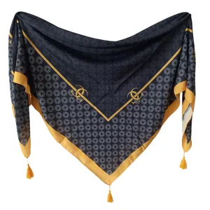 روسری زنانه شانل مدل حاشیه توپ توپی منگوله دار