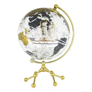 کره جغرافیایی مدل قایق بادبانی