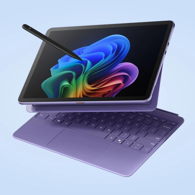 تبلت 12 اینچی مایکروسافت مدل Surface Pro-Snapdragon X Plus ظرفیت 256 گیگابایت و رم 16 گیگابایت به همراه کیبورد سرفیس پرو و قلم Slim pen 2