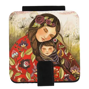  آینه جیبی کارنیلا طرح نقاشی مادر و کودک کد KA116