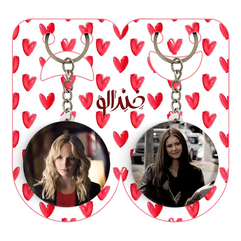 جاکلیدی خندالو مدل الینا گیلبرت و کارولاین فوربز خاطرات یک خون آشام The Vampire Diaries کد 2025520254 مجموعه 2 عددی