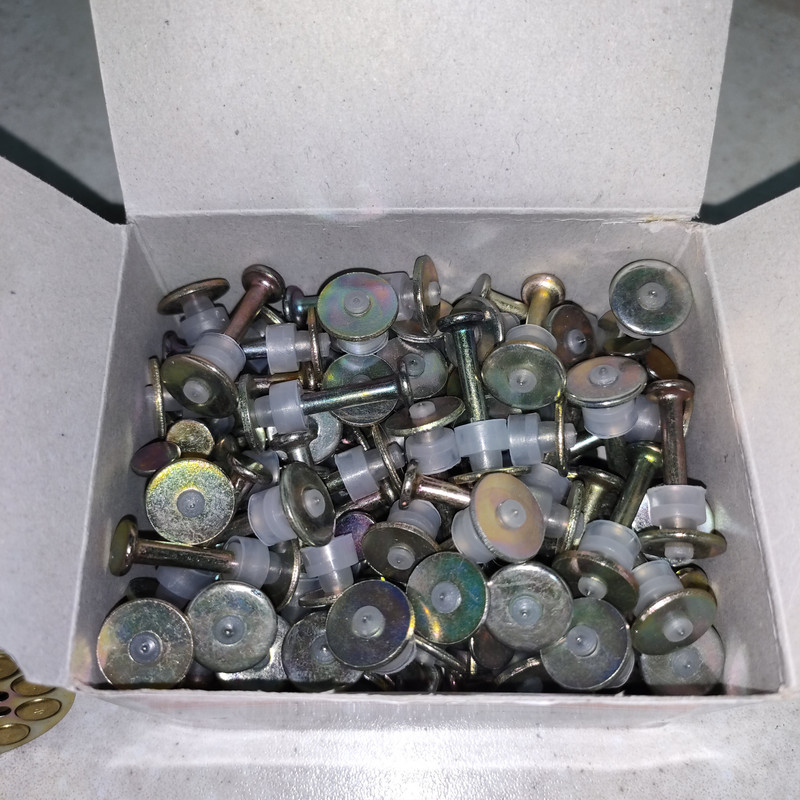 میخ و چاشنی رد هتی مدل NK30 مجموعه 500 عددی