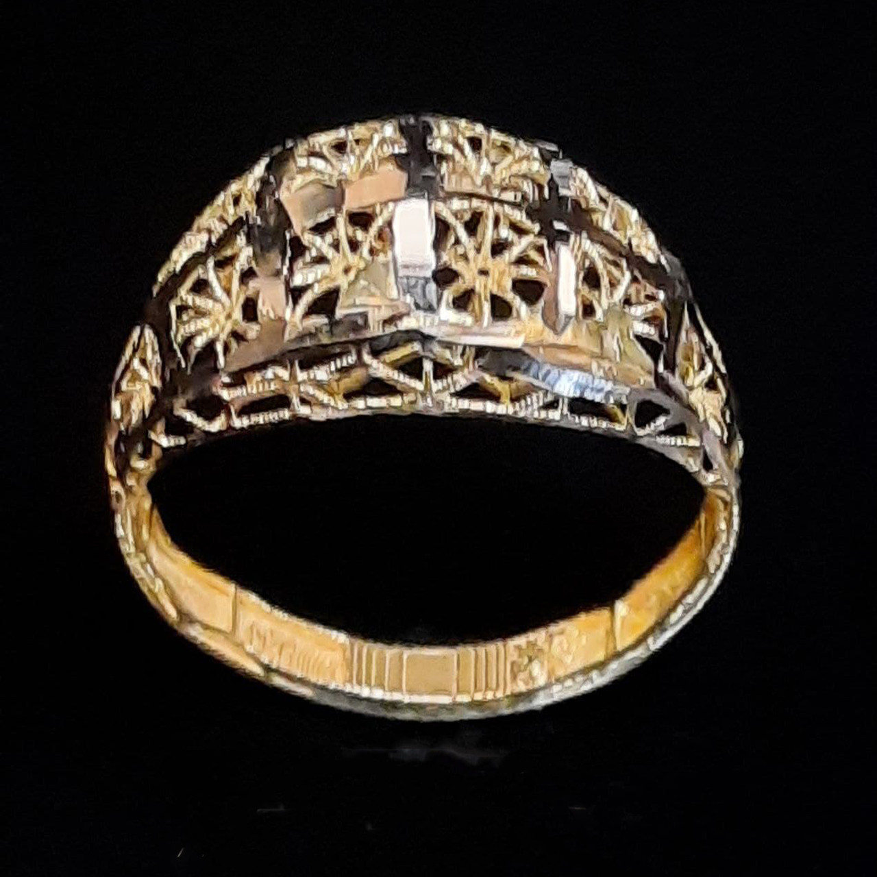 انگشتر طلا 18 عیار زنانه گالری یارطلا مدل فیوژن کد ANF30 انگشتر طلا 18 عیار زنانه گالری یارطلا مدل فیوژن کد ANF30