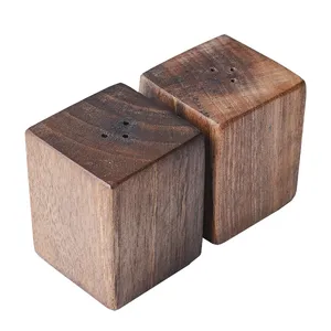 نمکدان چوبی مدل  ساده مجموعه 2 عددی