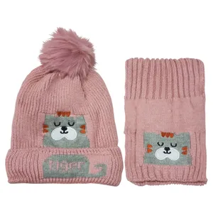 ست کلاه و شال گردن بافتنی بچگانه مدل CHAT-ROSE