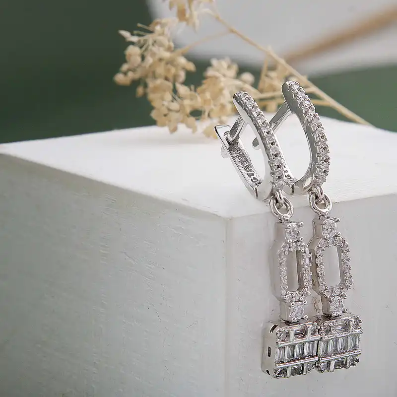 گوشواره نقره زنانه بازرگانی میلادی قالب مدل جواهری فول نگین آبکاری رادیوم کد GZN_400