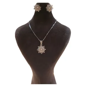 نیم ست نقره زنانه طرح دانه برف مدل 00444