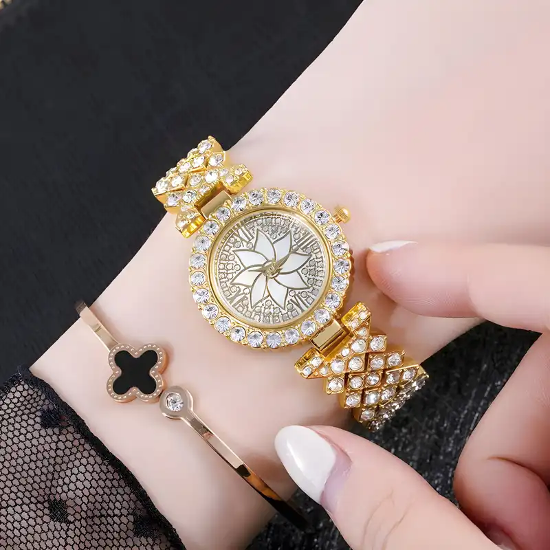 ساعت مچی عقربه ای زنانه مدل نگین دار صفحه طرحدار کد 2