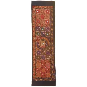 رومیزی سوزن دوزی کد SOOZRA78