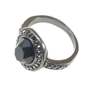 انگشتر زنانه تاش مدل AT229