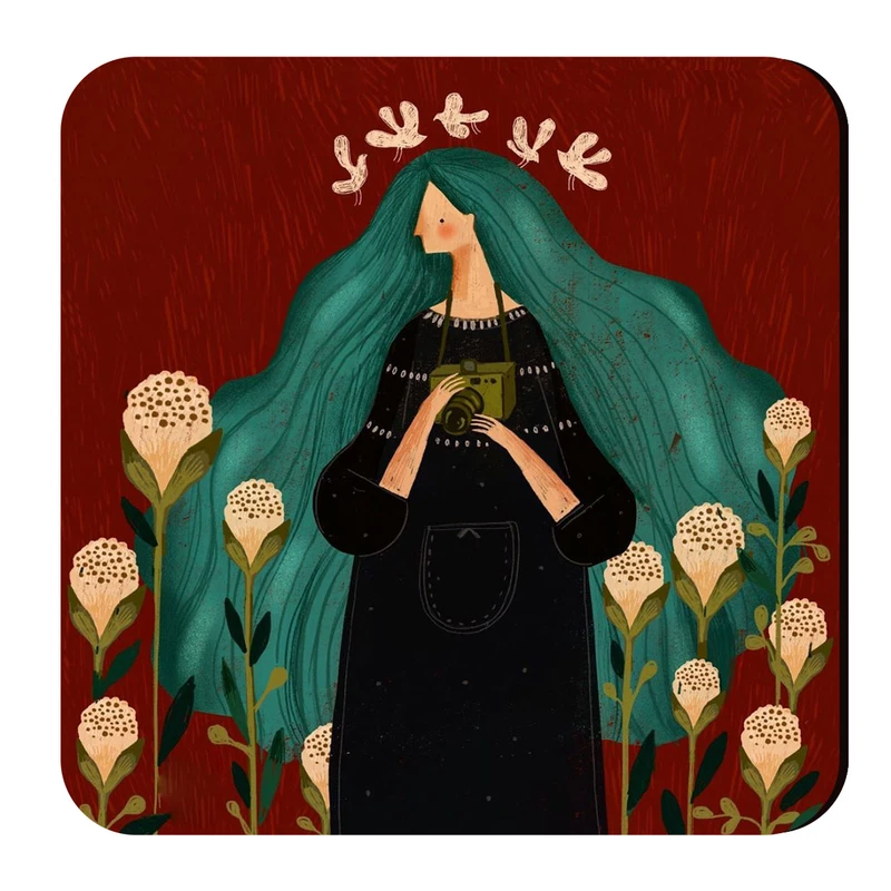  مگنت طرح زن در باغ گل کد mch342